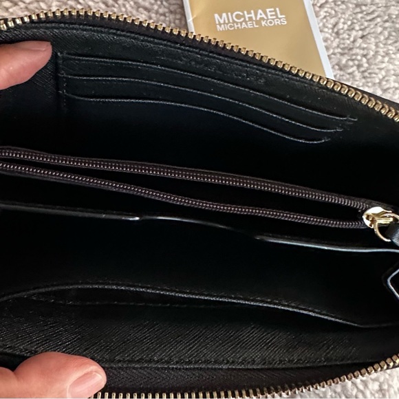 Michael Kors Women Black Wallet 
Leather Wristlet Standard Size - Picture 4 of 8